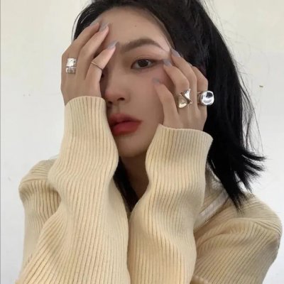 单车上的少女